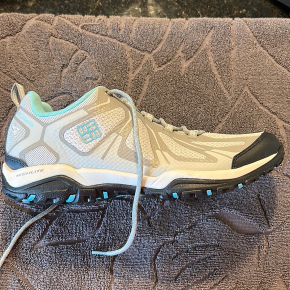 Brand New Columbia Hiking Shoes Women 10 - Picture 2 of 4